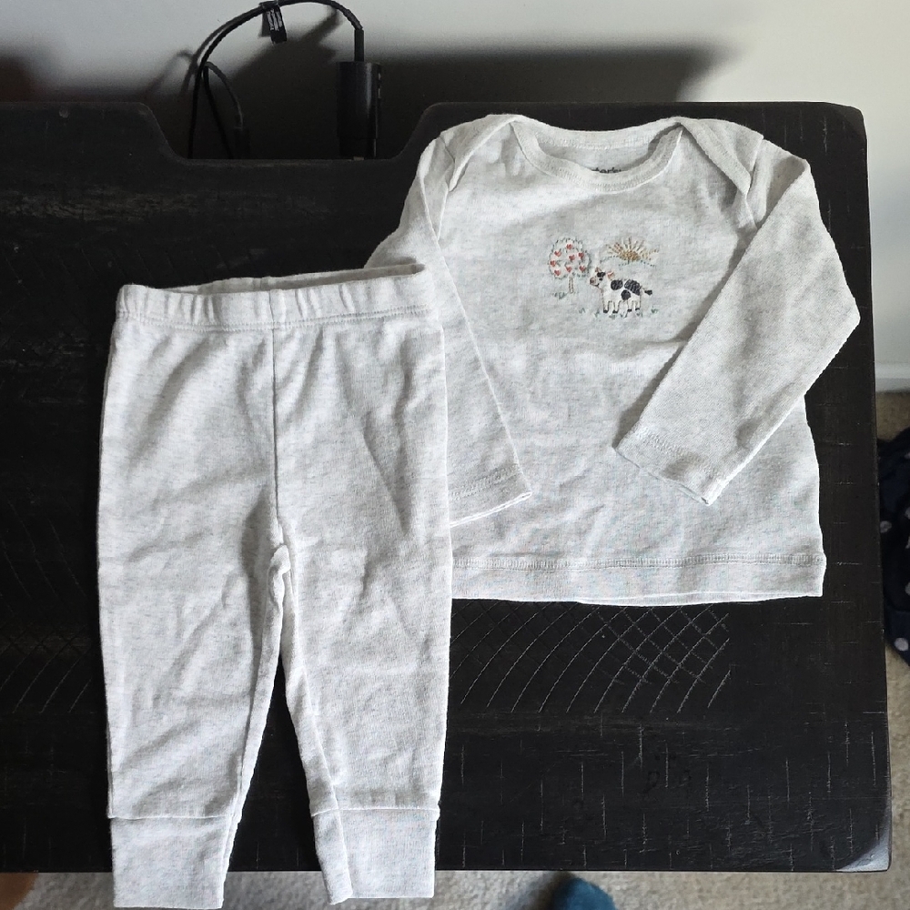Carter's Light Gray Farm Outfit. NWOT. Size  3-6 Month